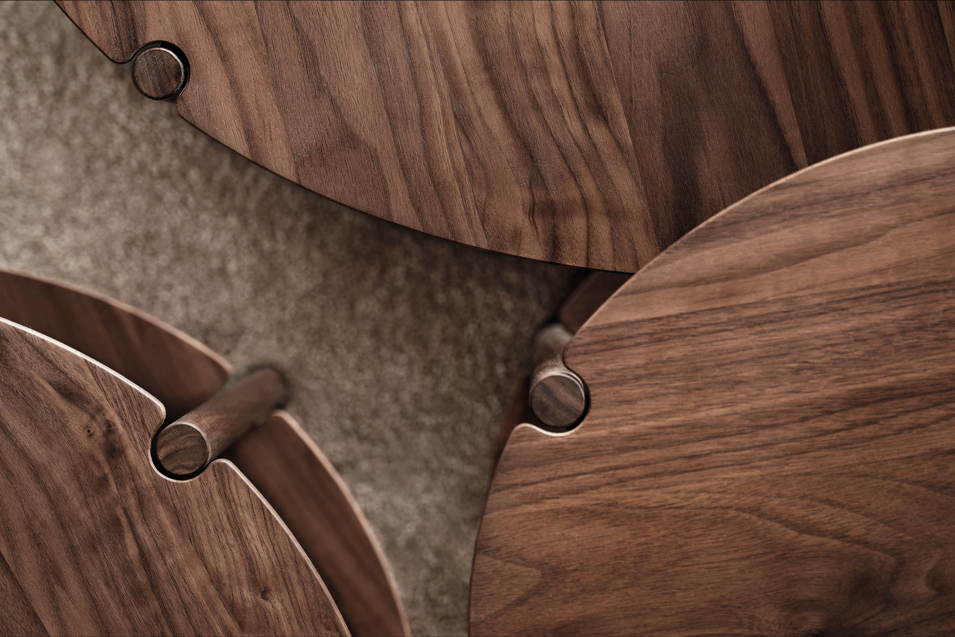 Furniture-Table-Lunaria-walnut-PIE_cropped.jpg